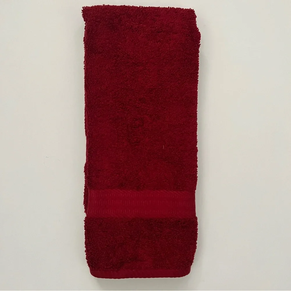 NWOT Set of 100%Cotton Hand Towels